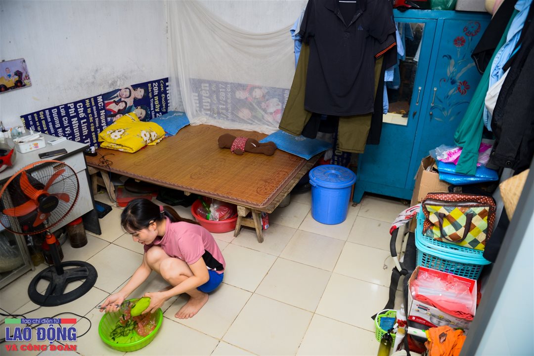 Nhiều khu nhà trọ công nhân hiện nay có diện tích nhỏ hẹp, chưa đáp ứng đầy đủ tiêu chuẩn về môi trường sống.